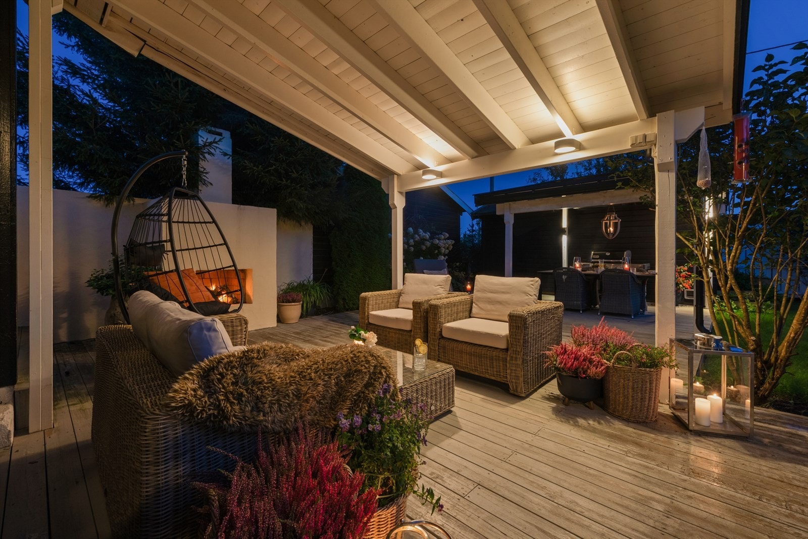 Boligen har en herlig bakhage som må oppleves. Galleribilde