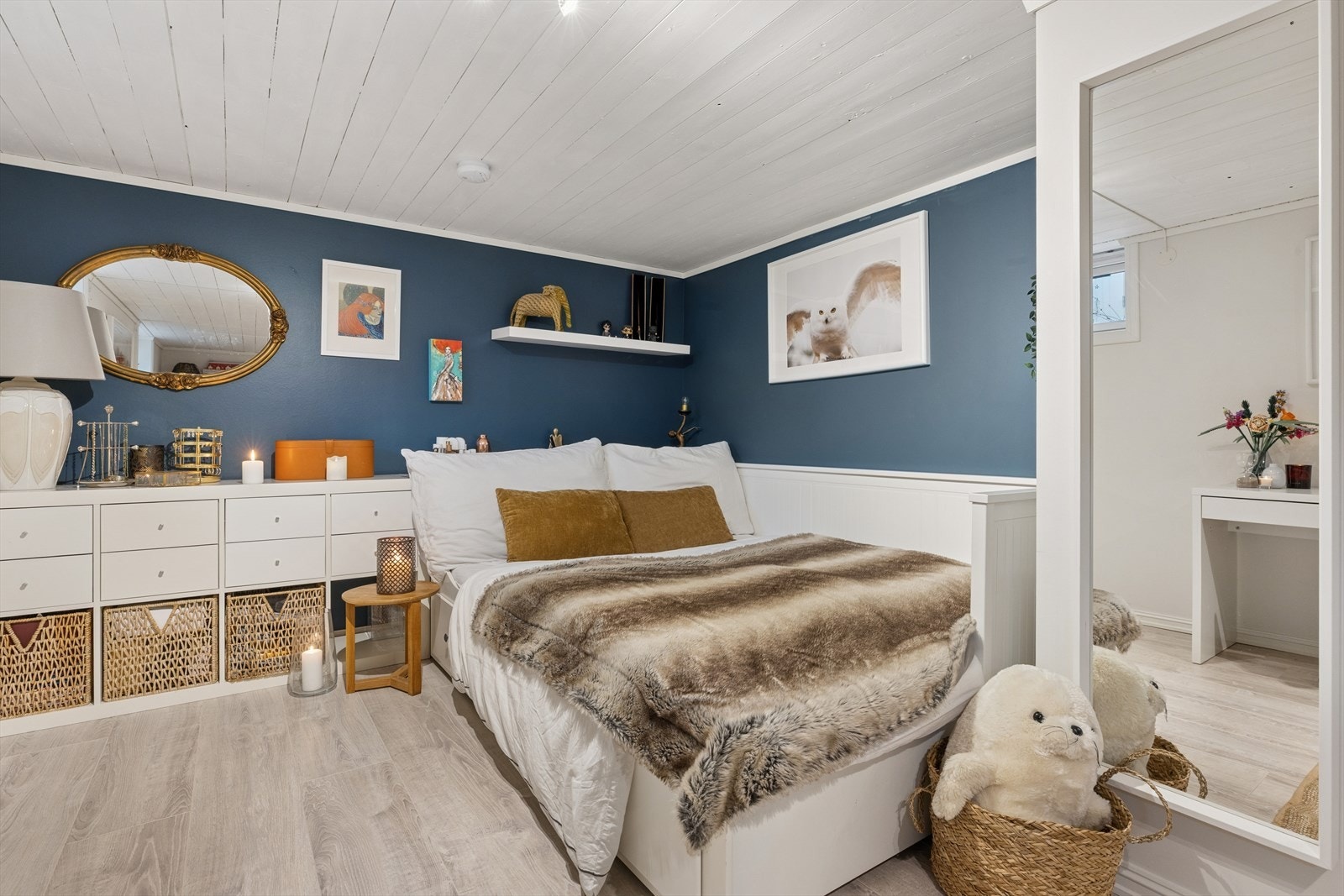 I underetasjen finnes det to rom som er innredet og benyttet som soverom. Galleribilde