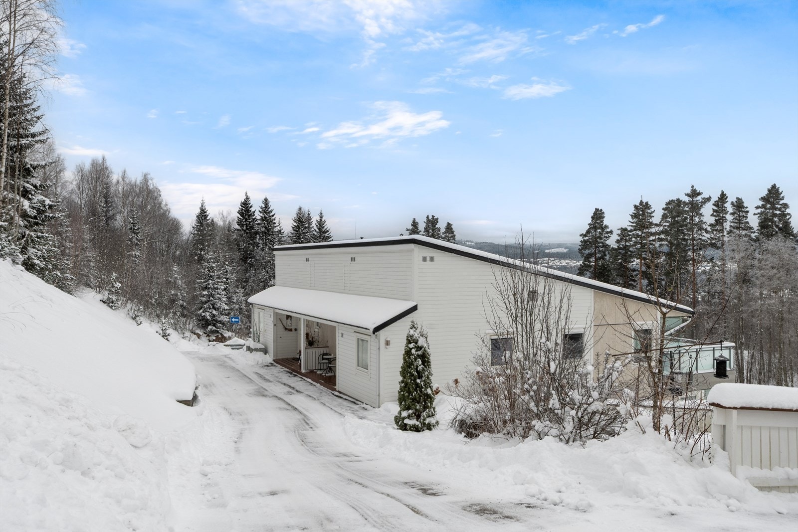 Her er det mulig å kjøre rundt og sette fra seg varer før man parkerer nede i garasjen. Galleribilde