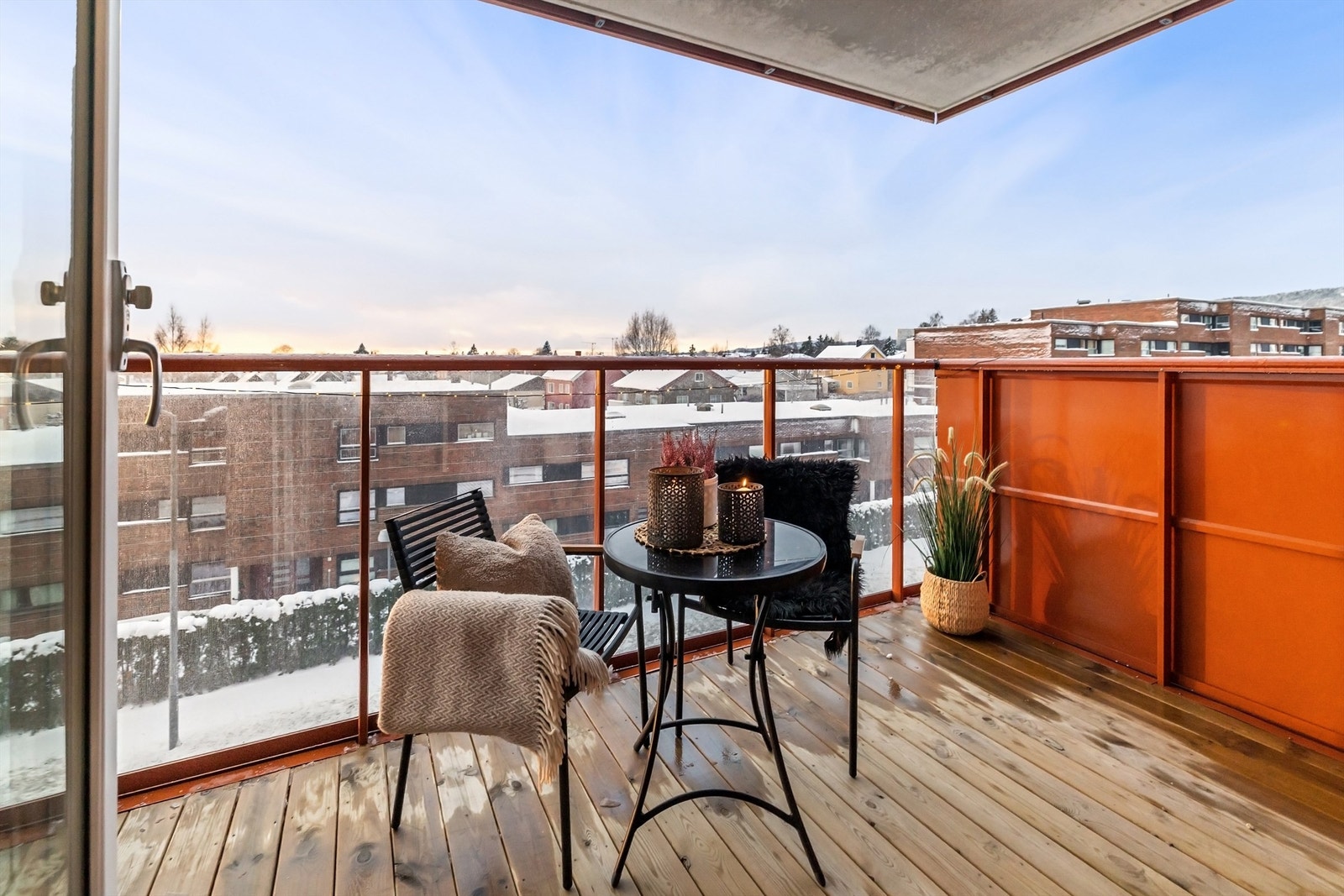 Det er tillatt med elektrisk- og gassgrill. Galleribilde