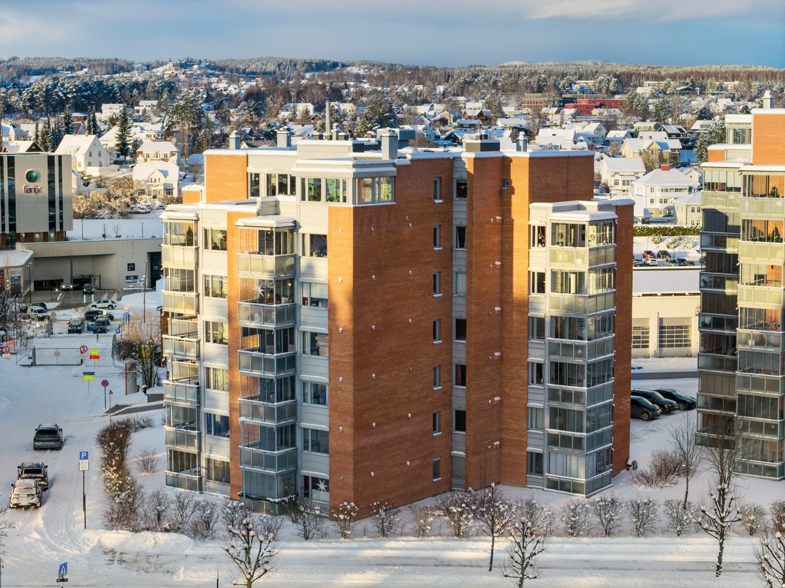 Her bor du sentralt med gangavstand til alle servicetilbud du trenger i hverdagen. Galleribilde