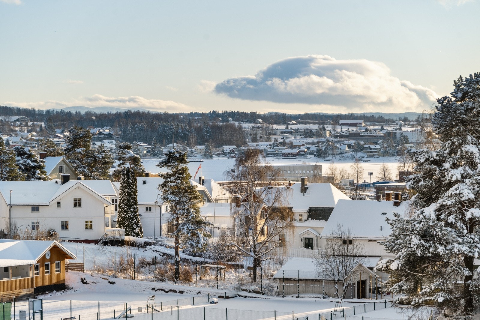 Flere barnehager, som Hamarbarnehagen og Briskebyen Montessori, ligger innenfor 5 minutter gange. Galleribilde