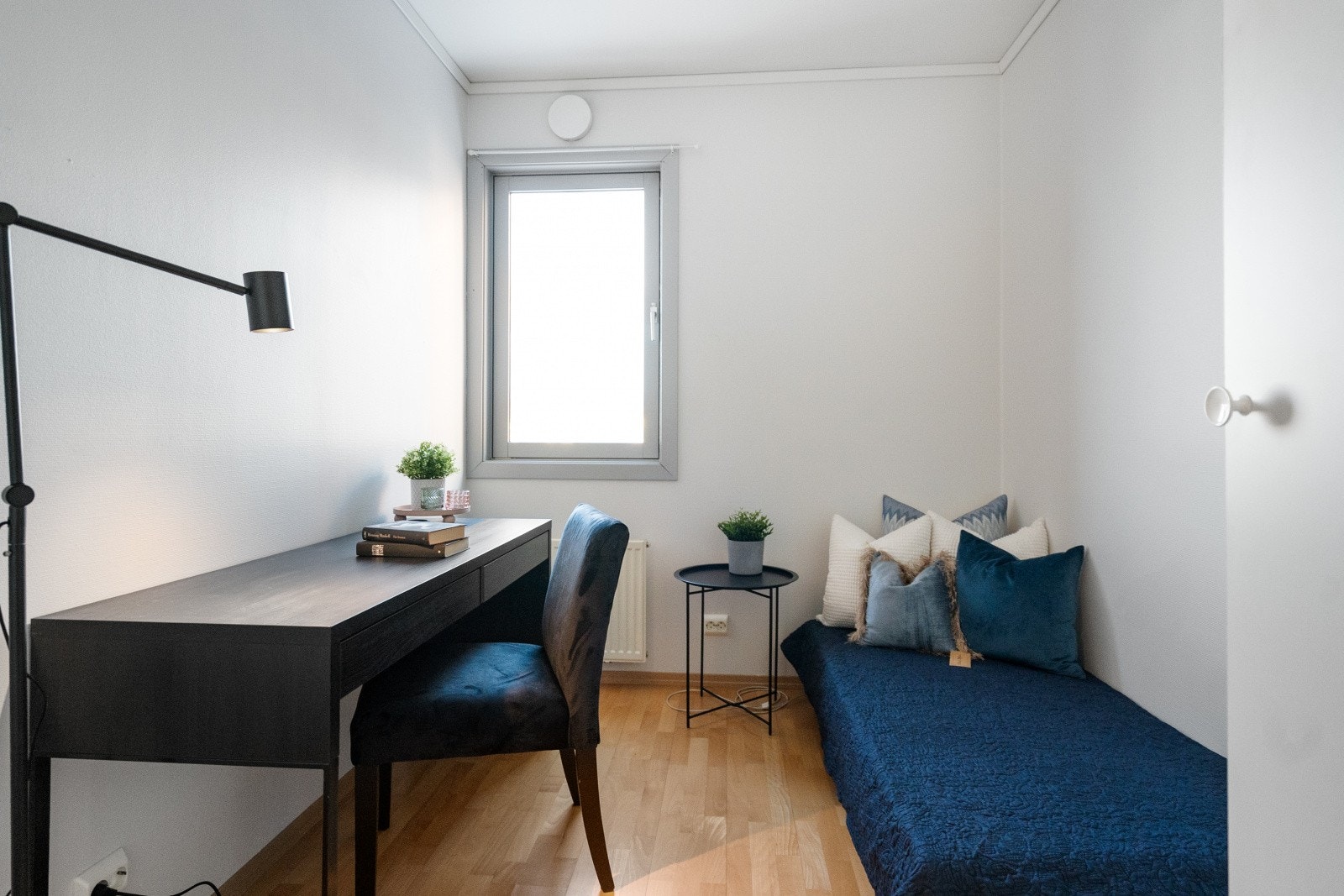 Det andre soverommet egner seg godt som barnerom, gjesterom eller kontor. Galleribilde