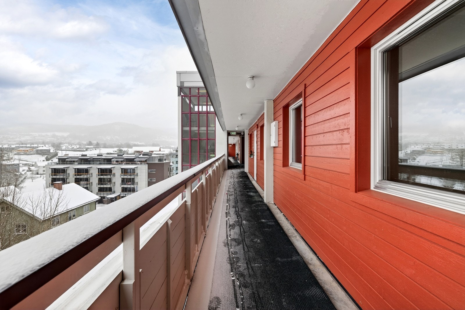 Felles overbygget svalgang. Galleribilde