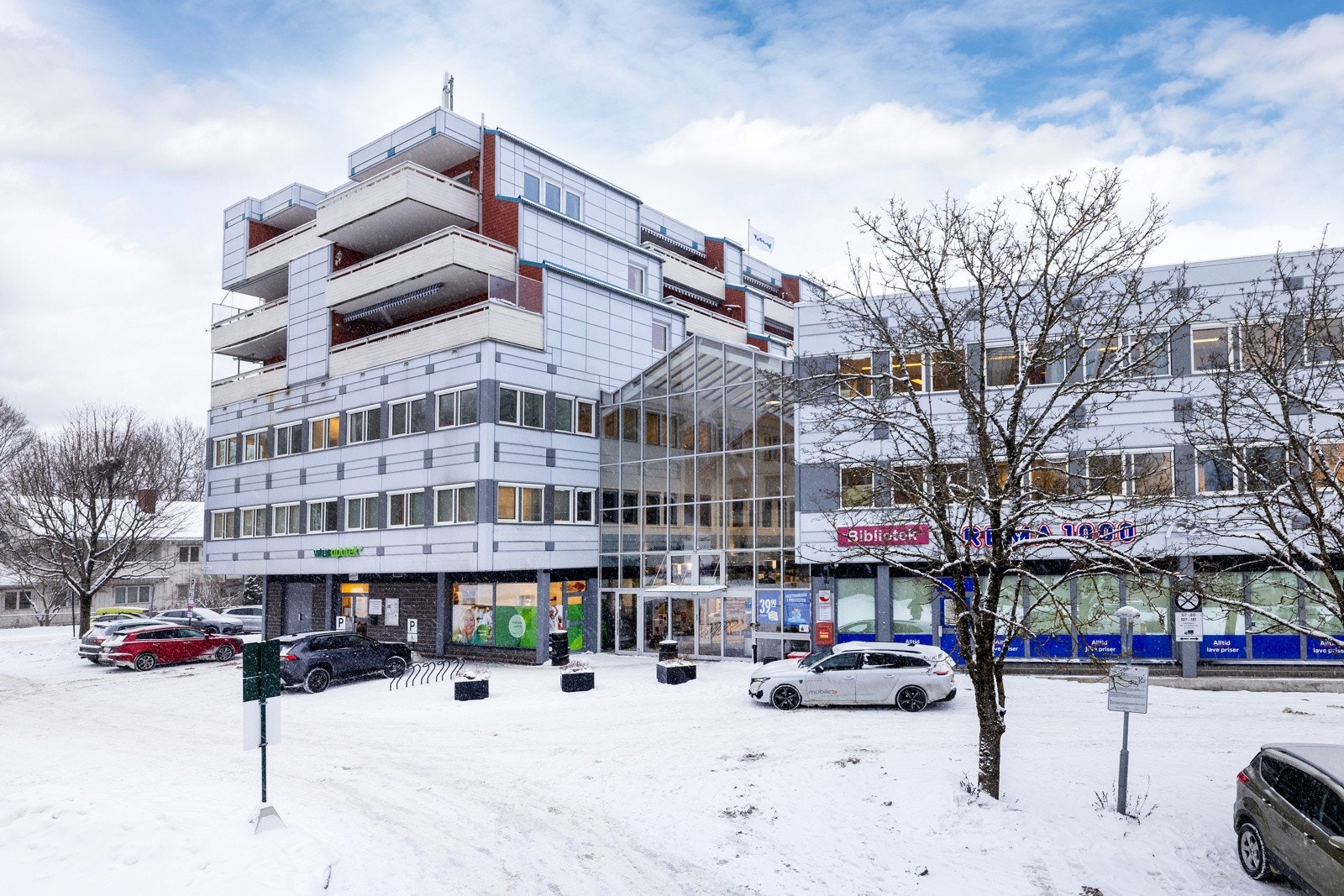 Leiligheten ligger sentralt i Lierbyen, med enkel adkomst til alt du behøver i hverdagen. Galleribilde