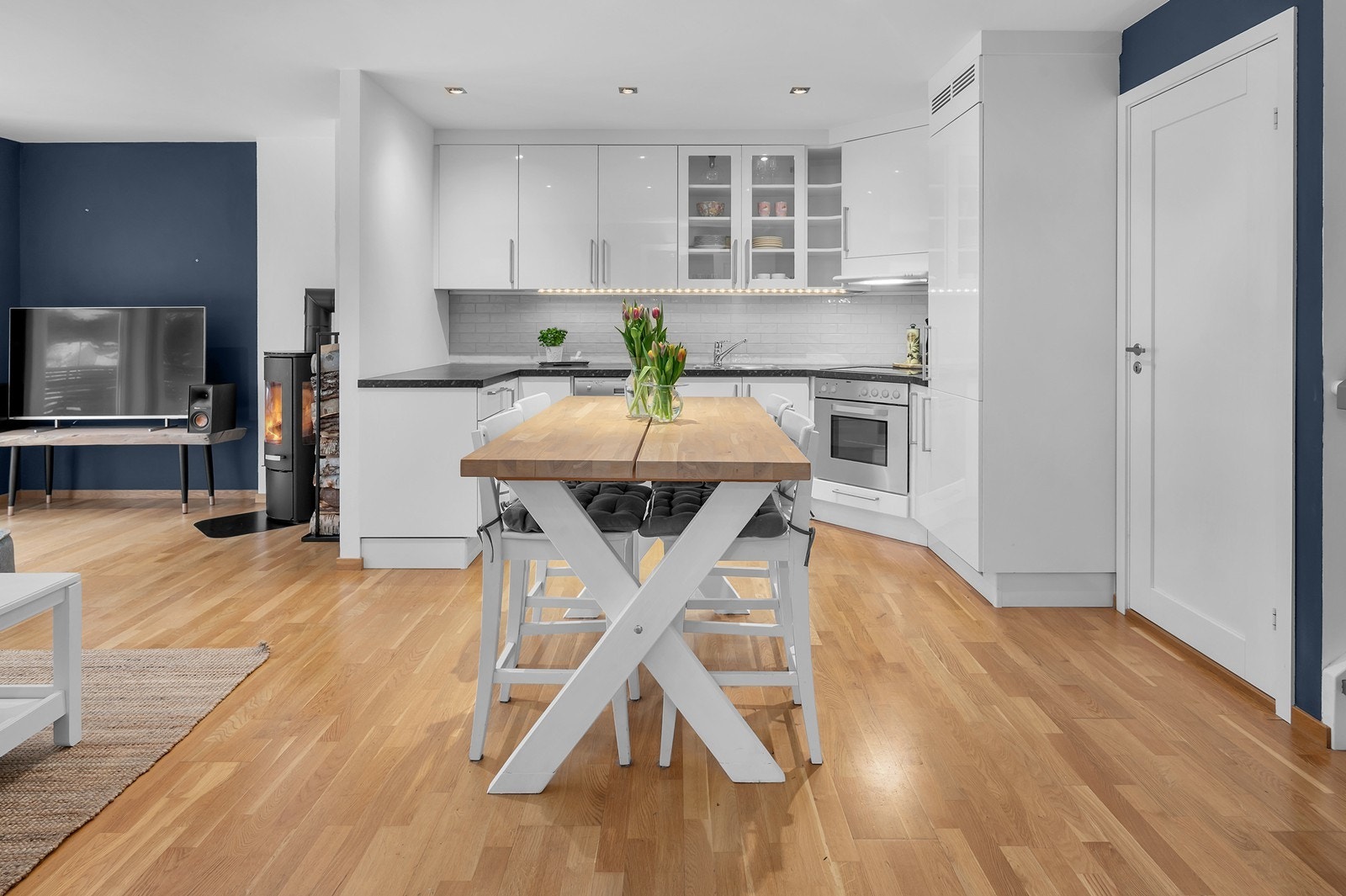 Den åpne løsningen gir en sosial atmosfære. Galleribilde