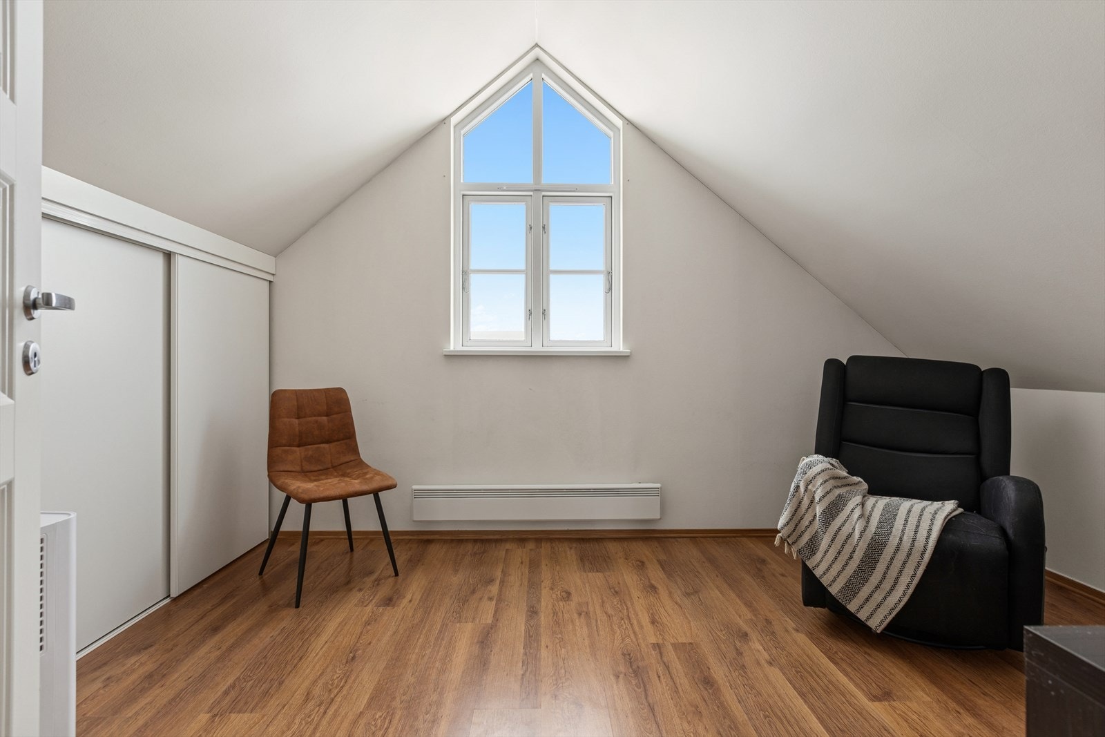 Loftsetasjen er innredet med to rom som i dag benyttes som soverom, se punkt ferdigattest i salgsoppgaven. Galleribilde