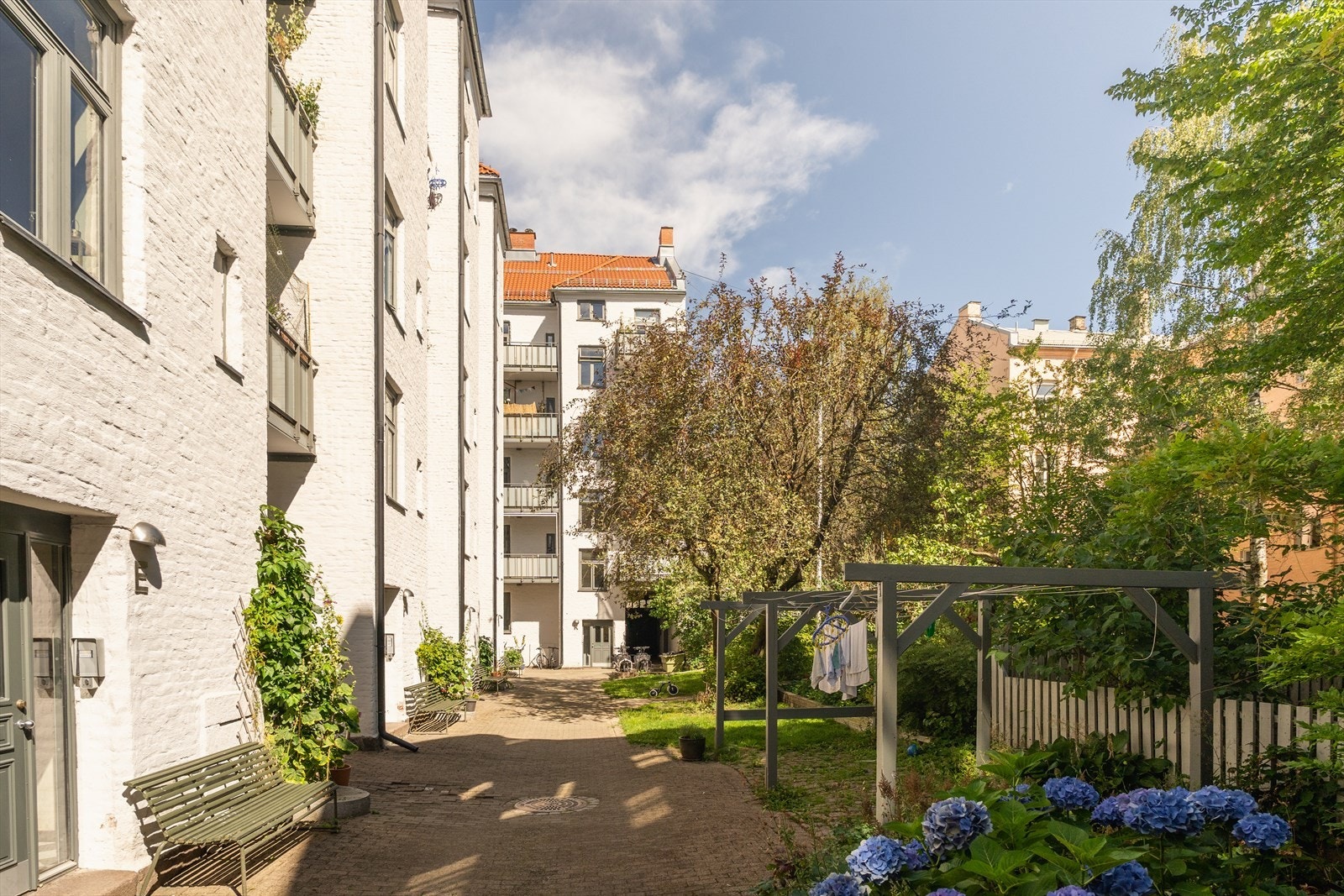 Borettslaget har et flott og velholdt gårdsrom. Galleribilde