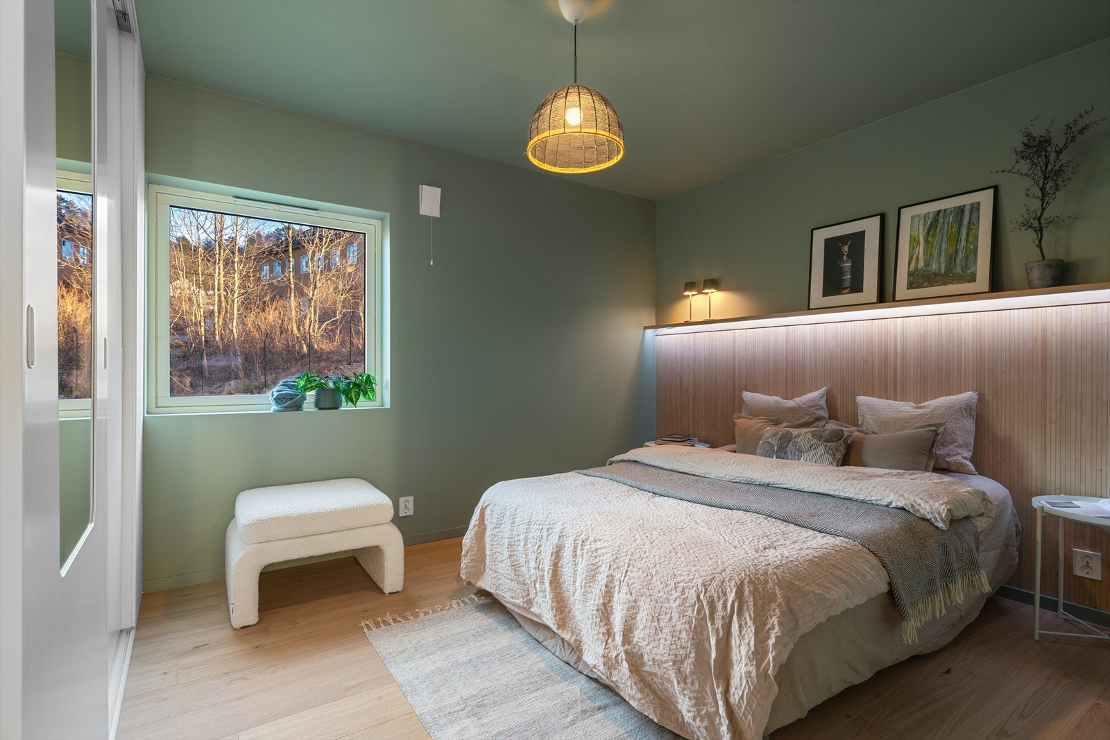 - Hovedsoverommet er av god størrelse og måler 11,9 m² - Galleribilde