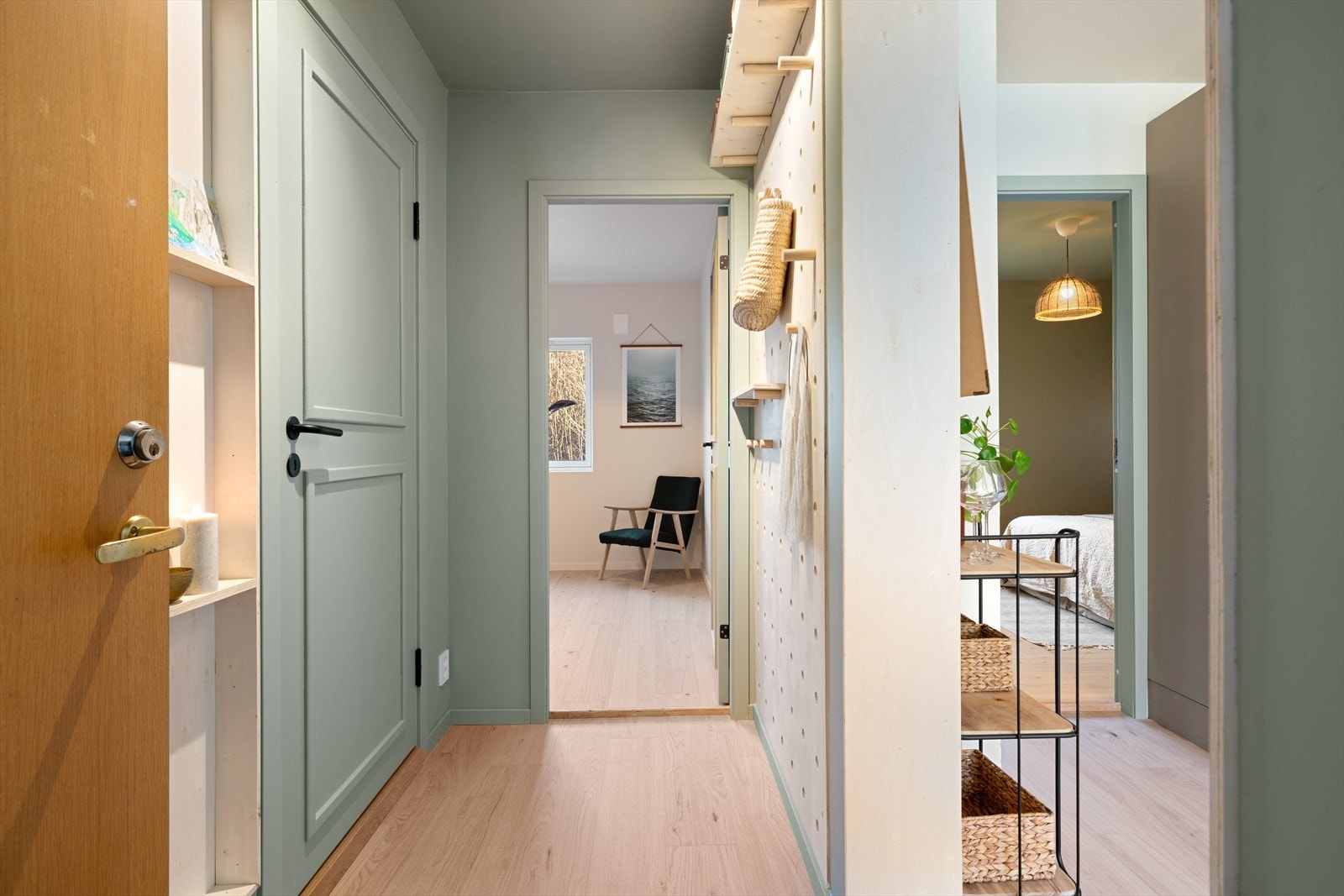 - Leiligheten disponerer en ekstern bod i underetasjen på 8,2 m² - praktisk for ekstra oppbevaring - Galleribilde