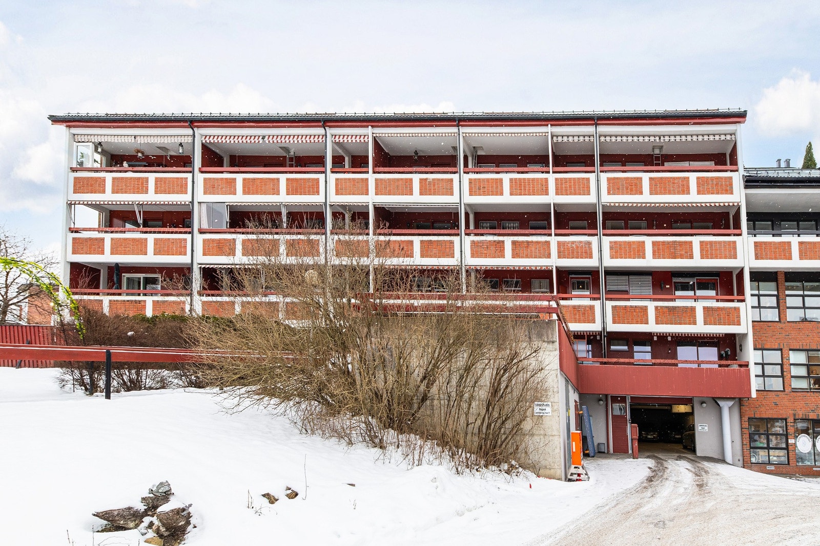 Det medfølger garasjeplass til boligen Galleribilde