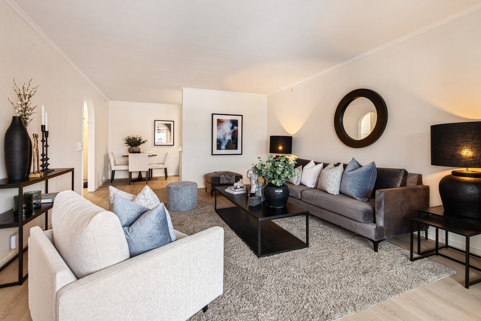 De fleste overflater er nylig malt opp Galleribilde