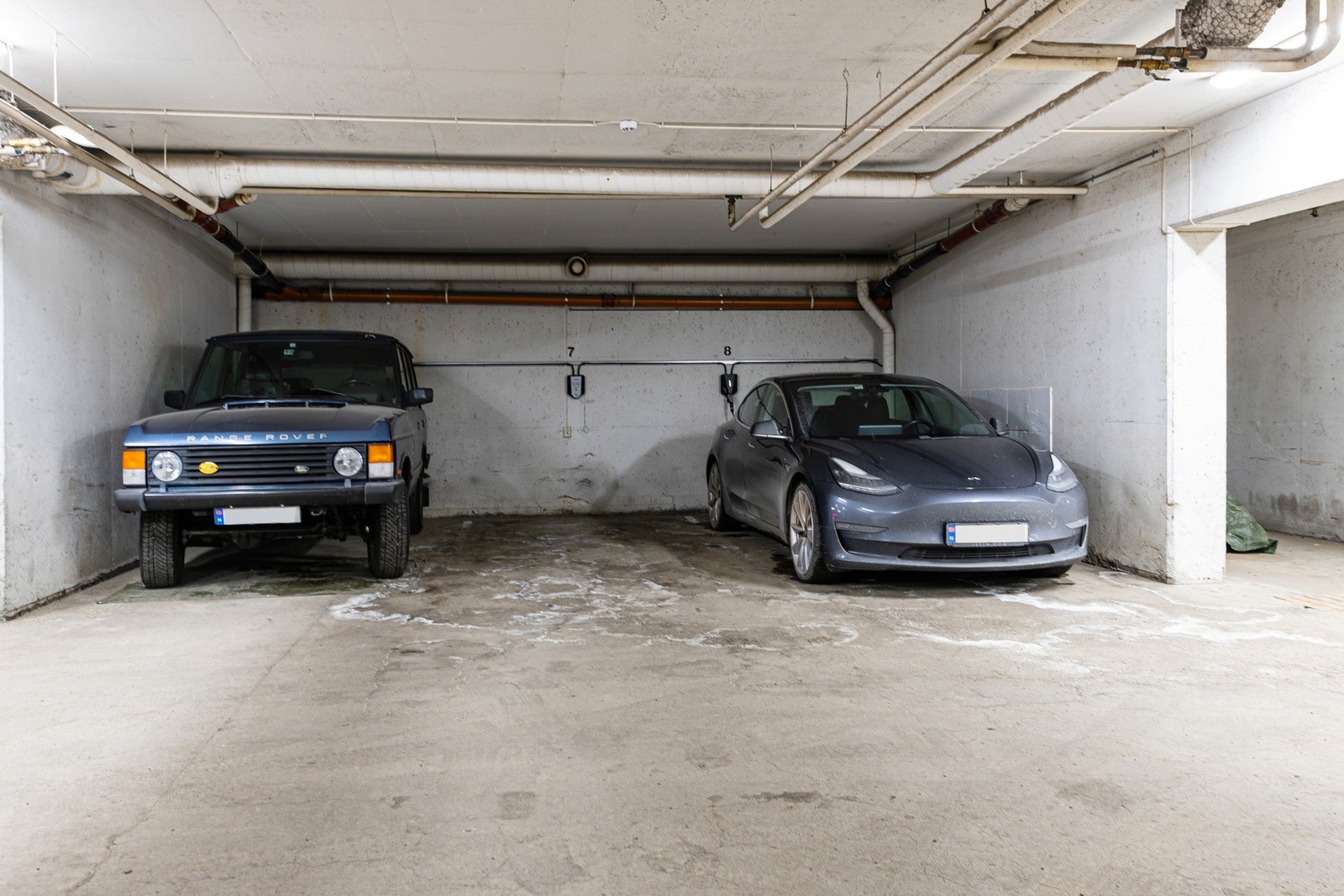 Garasjeplass nr. 7. Galleribilde