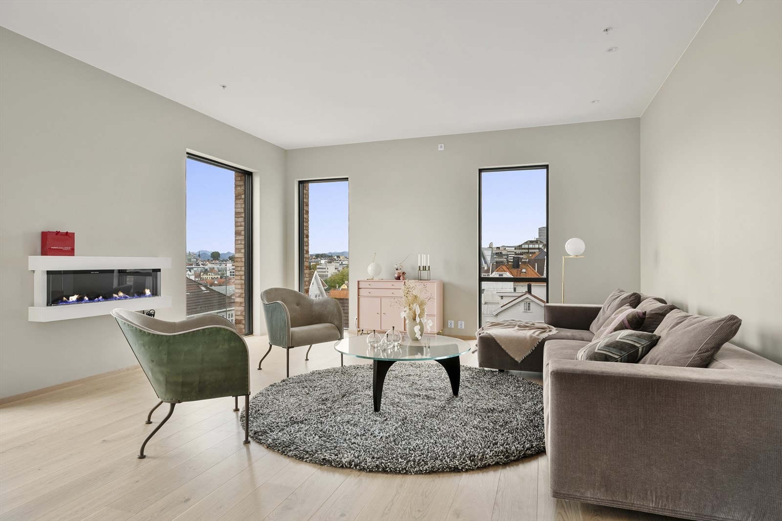 Elektrisk peis i stuen Galleribilde