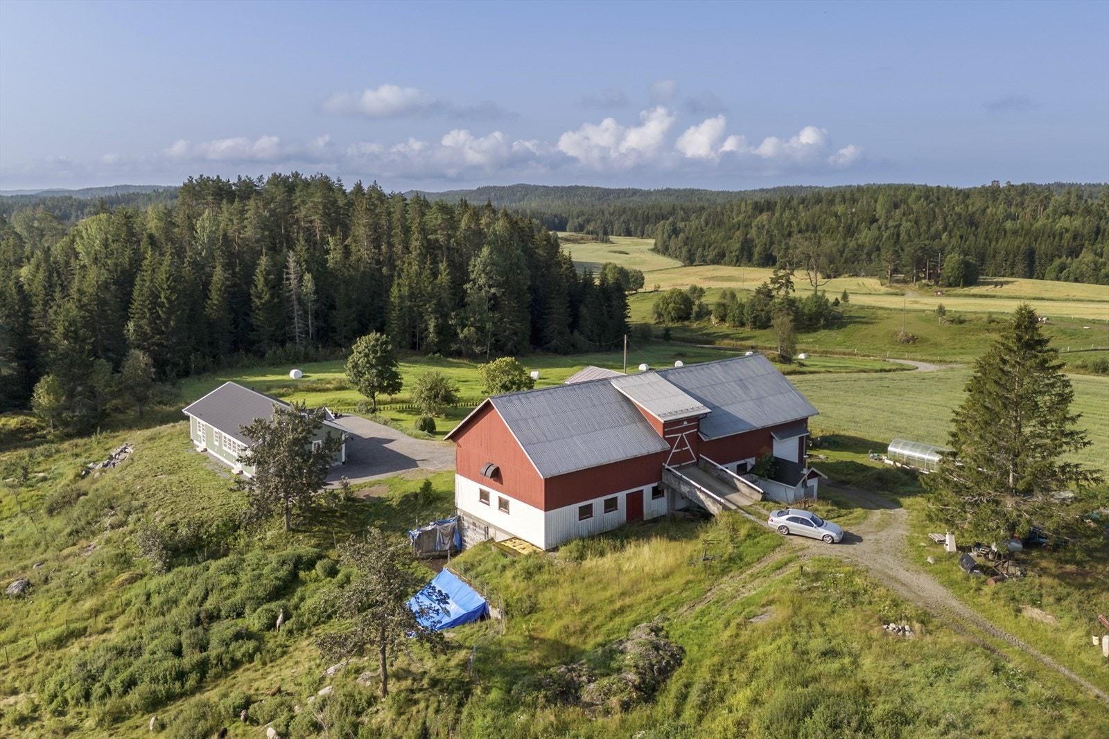 Eiendommen er solrik og usjenert Galleribilde