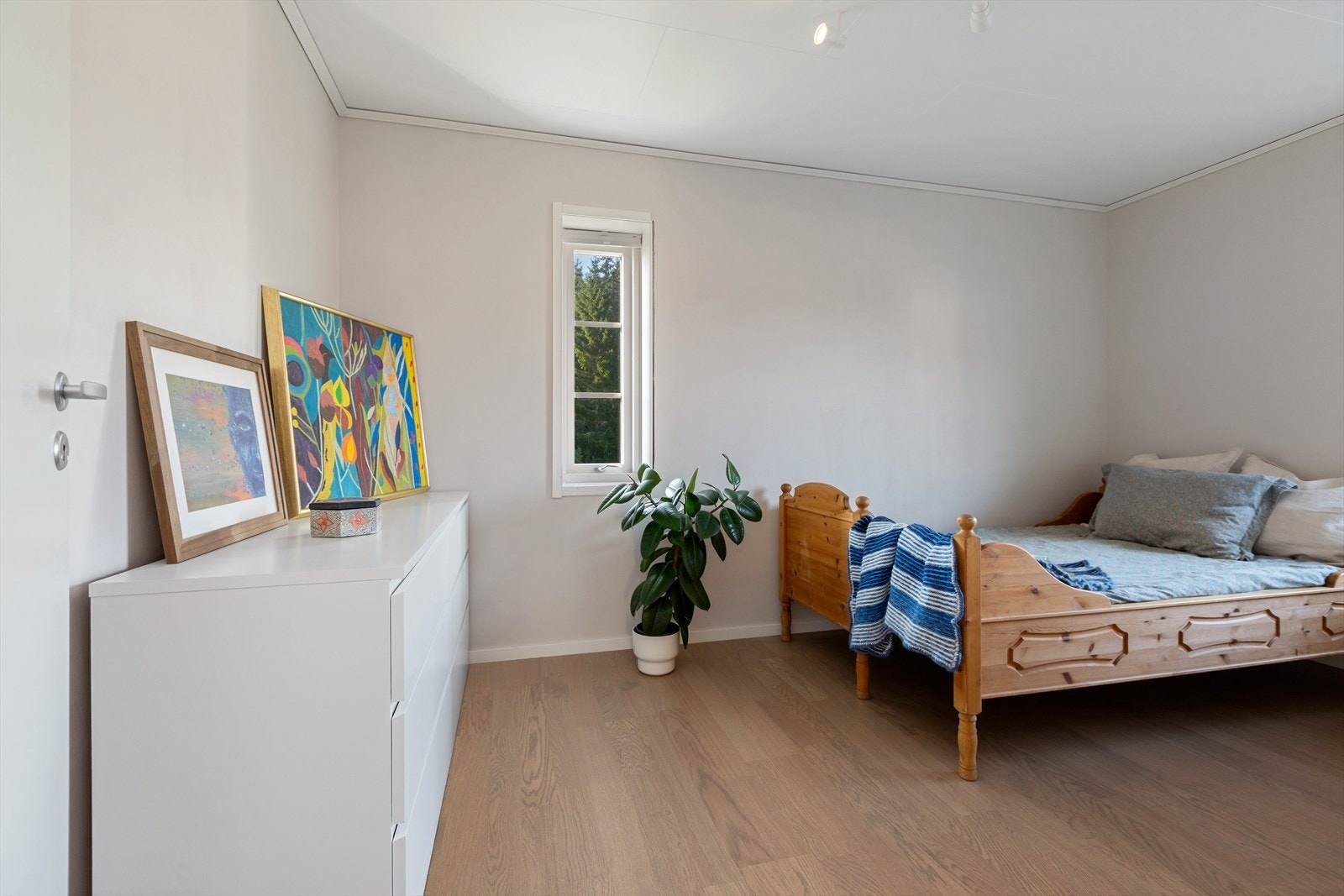 Ett av tre soverom Galleribilde