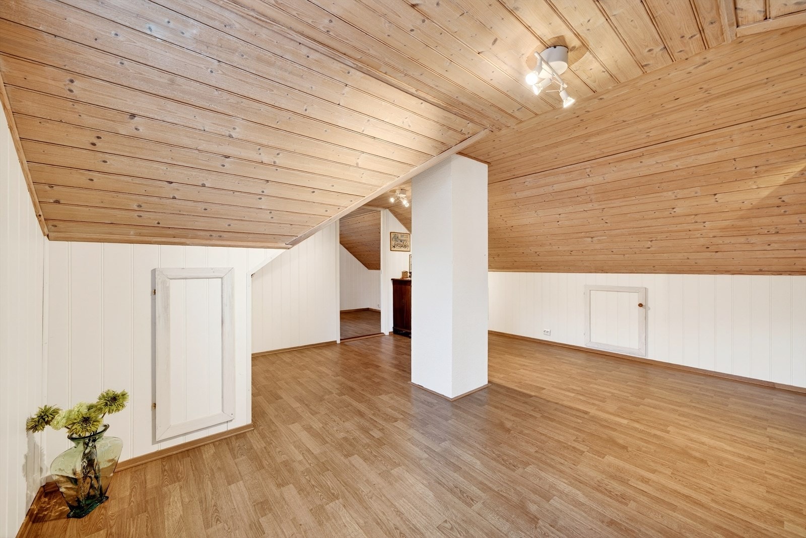 Loftstue Galleribilde