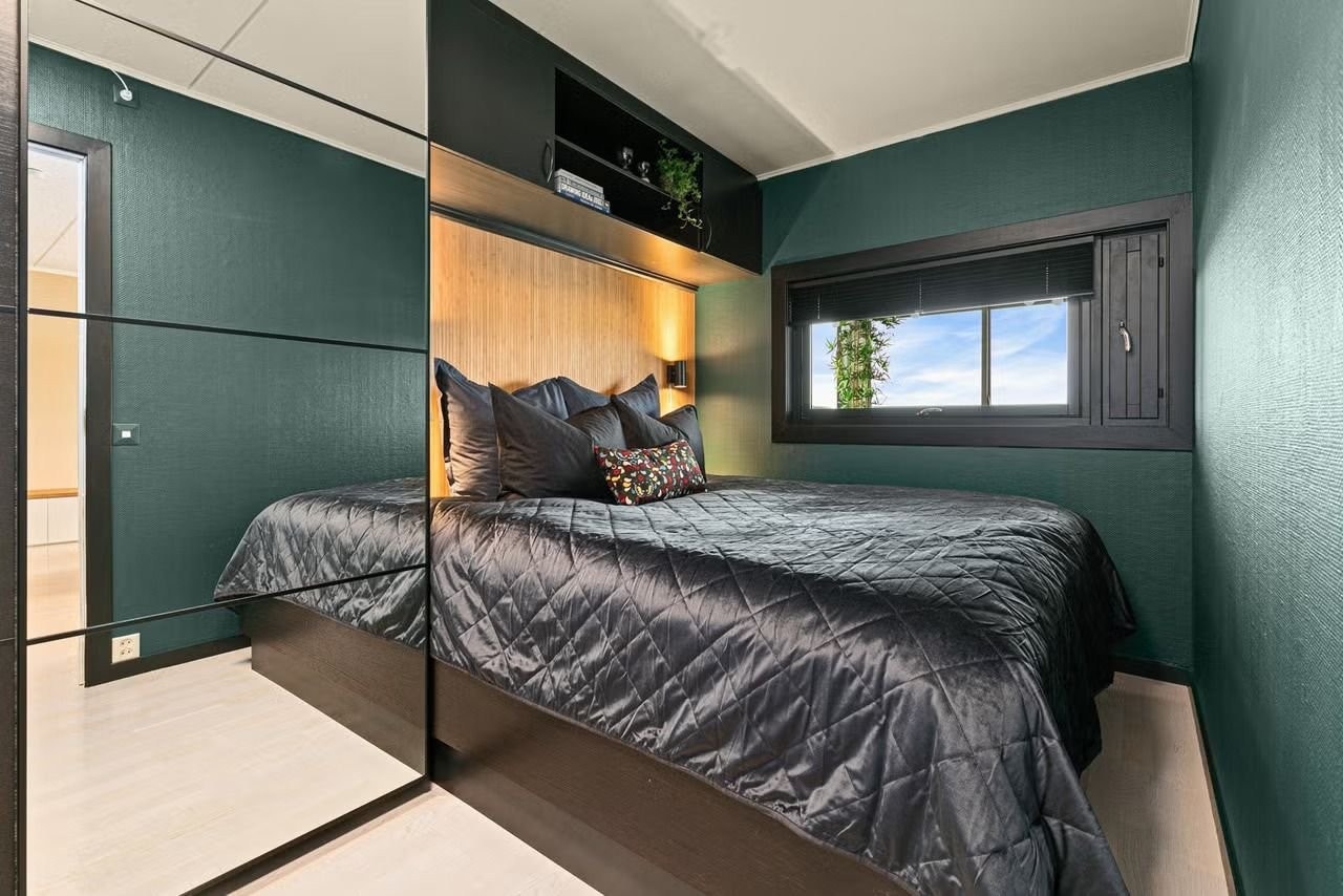 Koselig soverom med skapplass Galleribilde