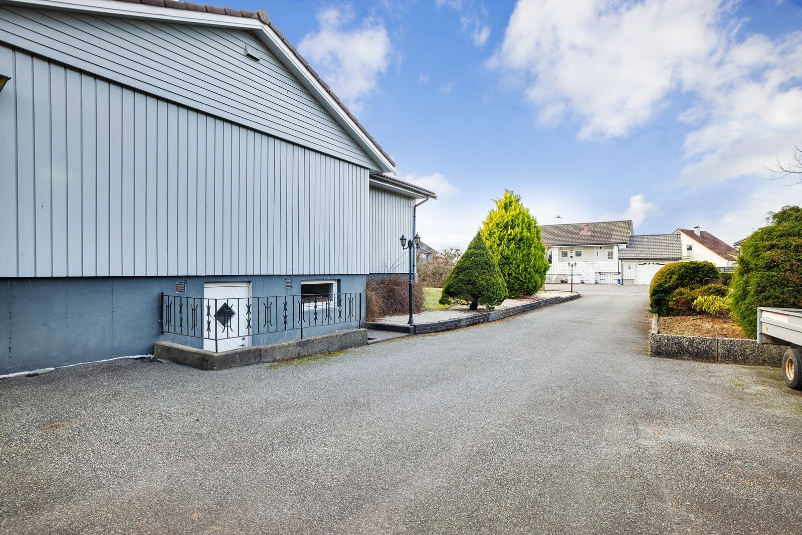 Gårdsrom. Galleribilde