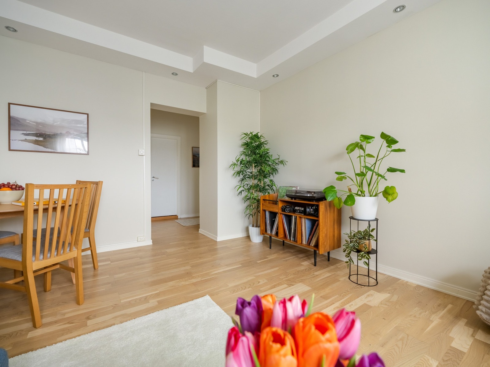 Takhøyden er også verdt å trekke frem: Målt til 2,70 meter i stuen, på kjøkkenet og på soverommet. Galleribilde