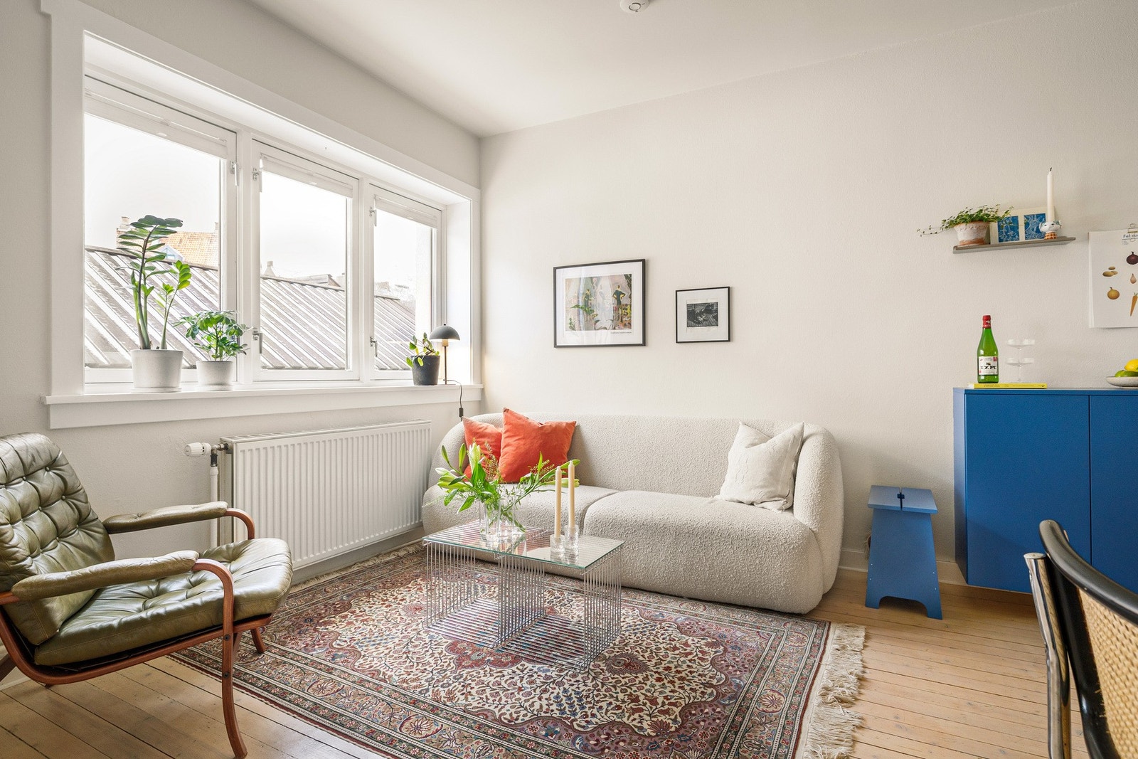 Selgerne har hatt lave strømregninger, på mellom ca. 400-550,-/mnd. Forbruk og pris vil naturligvis kunne variere. Galleribilde