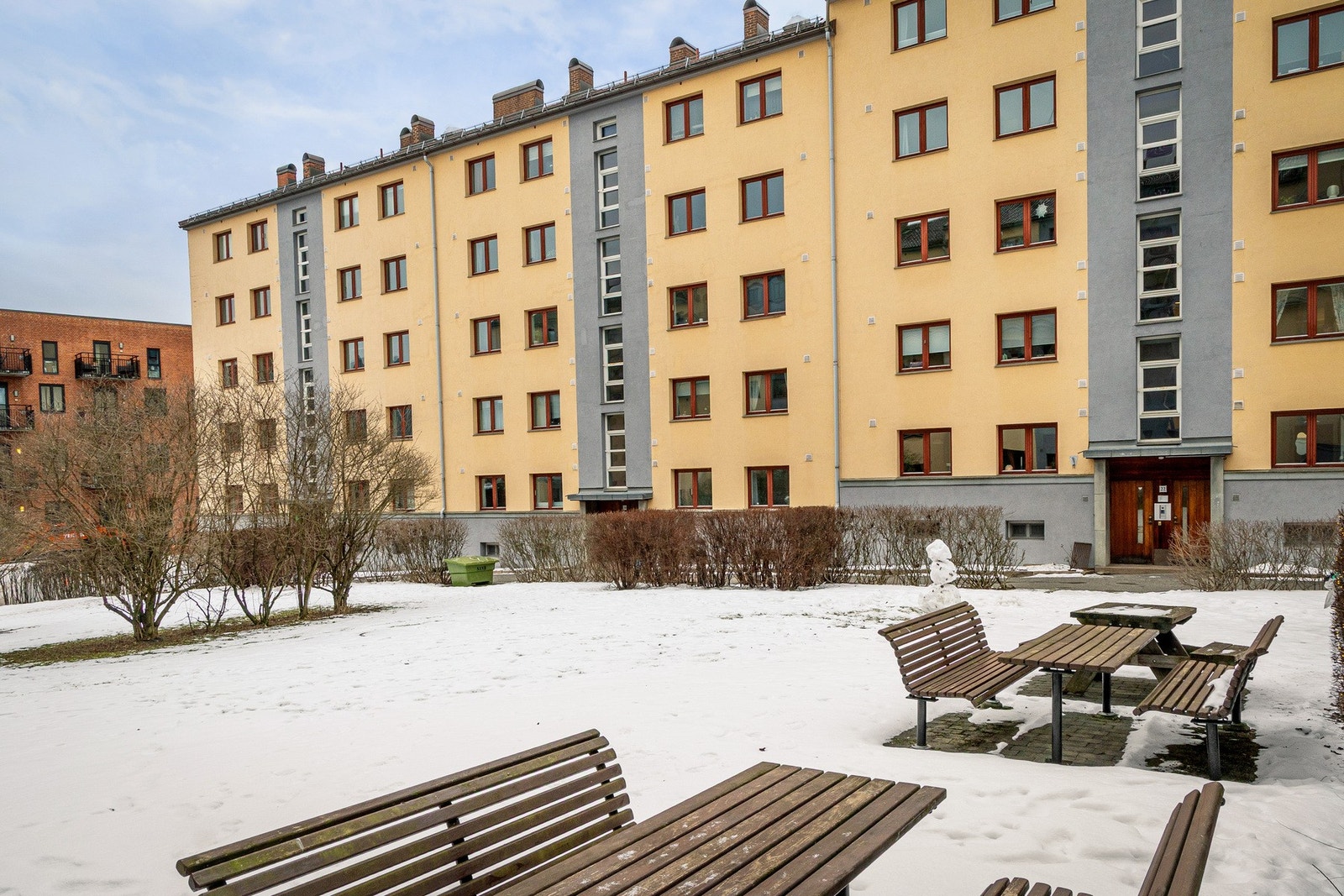 Det frister kanskje mer å ta med middagen eller kaffekoppen ut. . . Galleribilde
