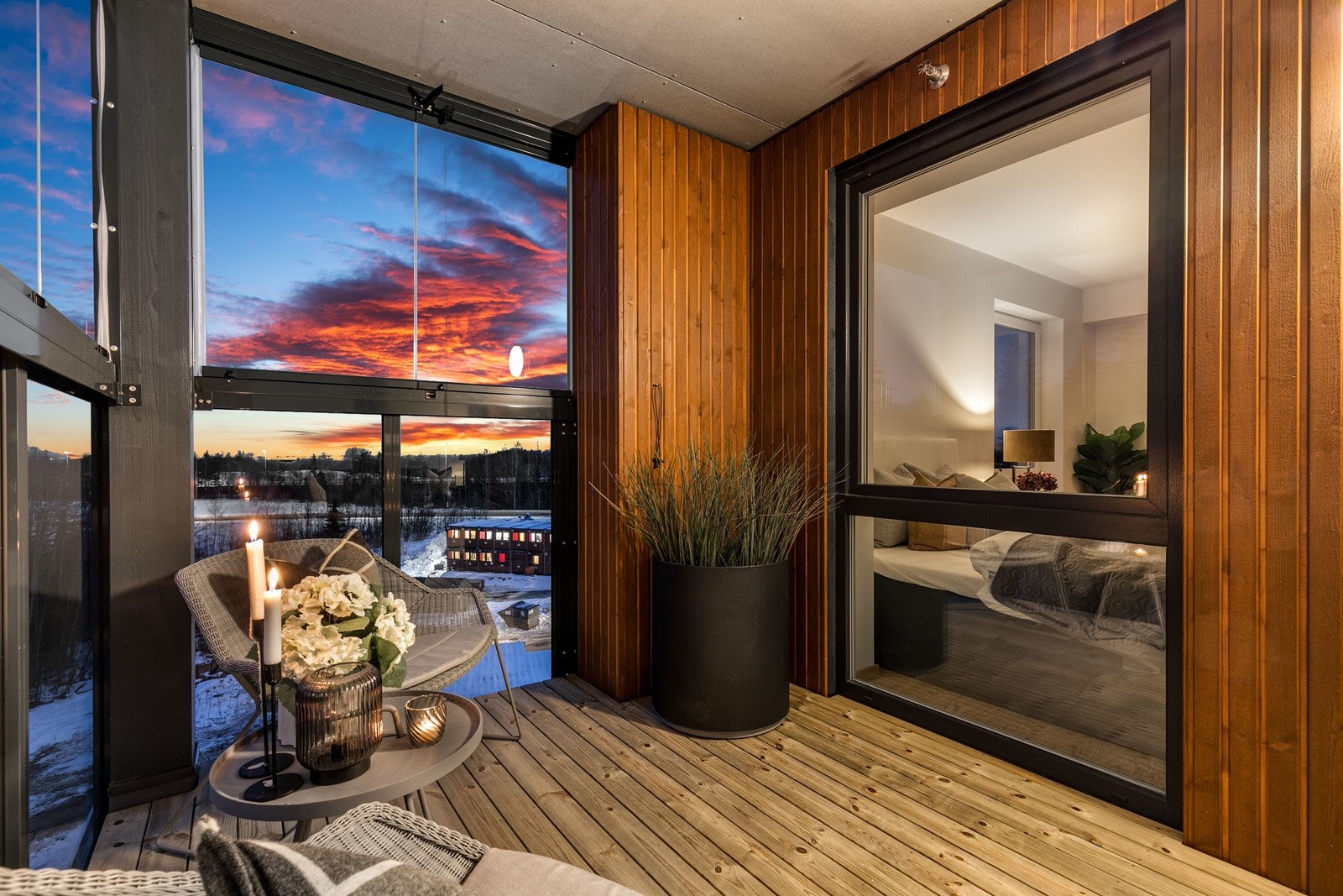 Utgang til en flott sydvendt balkong på 7 kvm. Bilde fra M504 Galleribilde