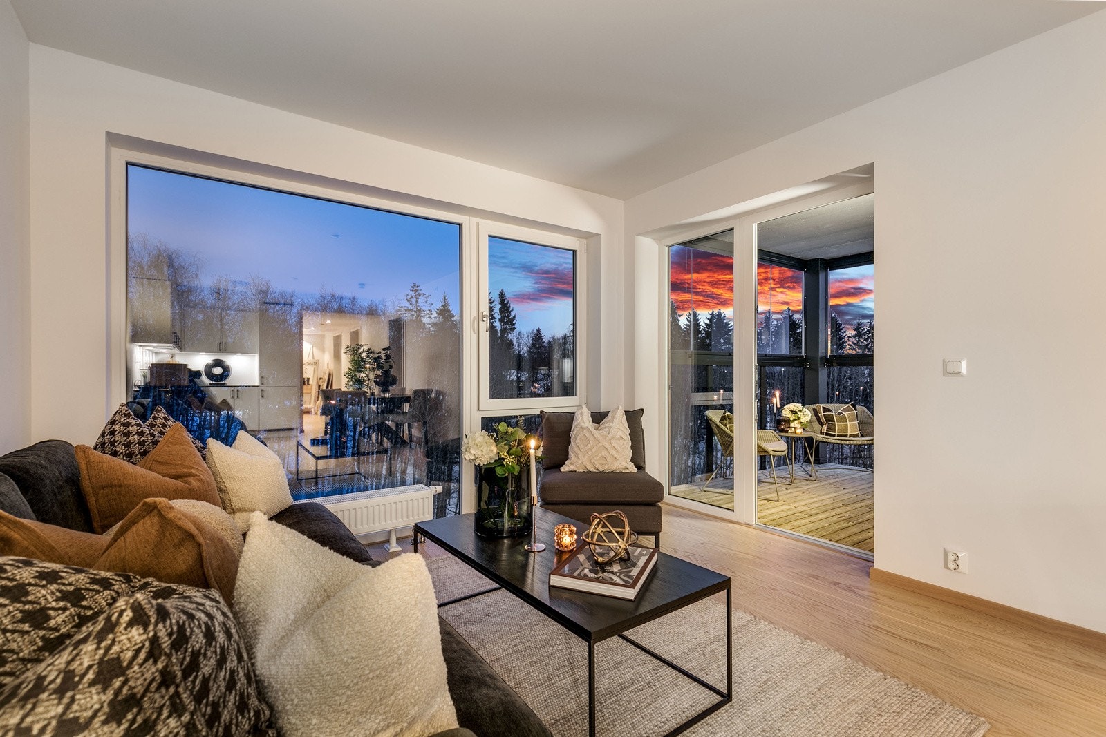 Leiligheten har oppvarming med vannbåren varme via radiatorer, samt balansert ventilasjon med varmegjenvinning. En meget energieffektiv bolig! Bilde fra M504 Galleribilde