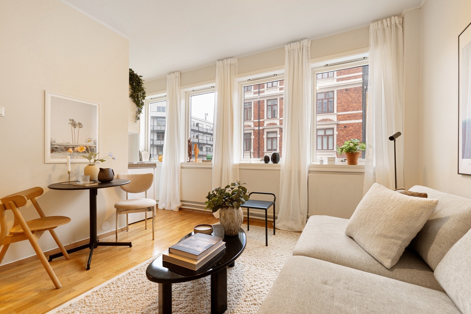 En arealeffektiv og lys leilighet beliggende like ved Slottet Galleribilde