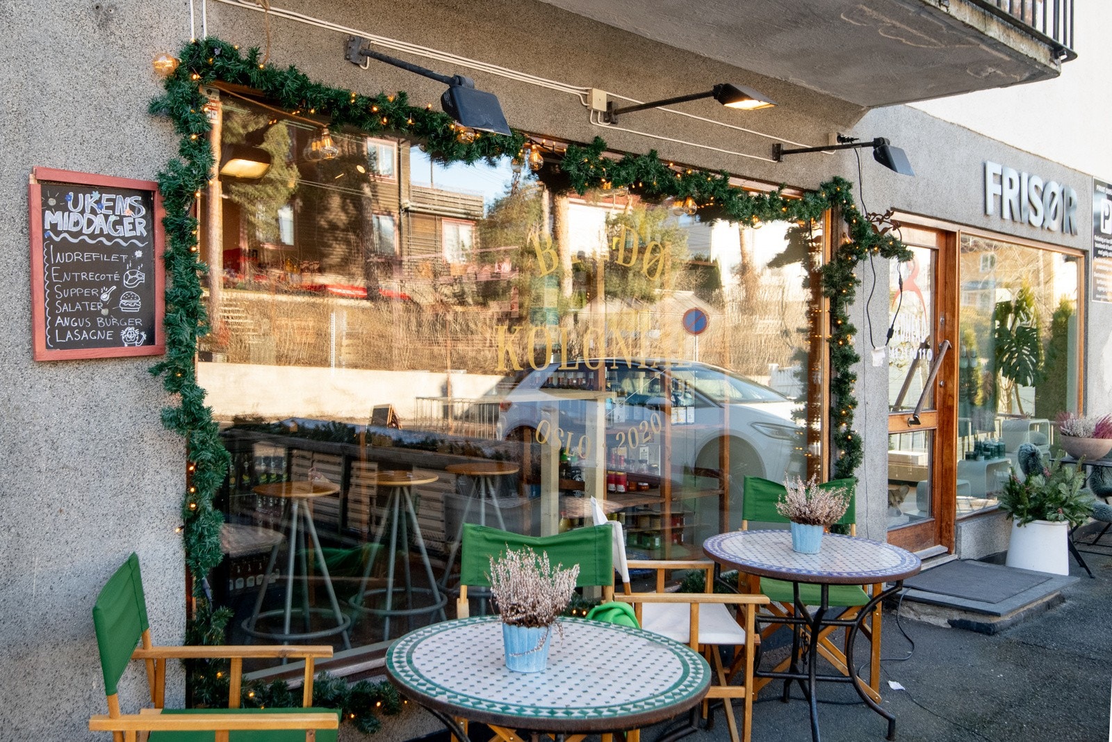 For den som verdsetter gode matopplevelser ligger Kolonialen kun få meter fra boligen. Populære spisesteder som Lanternen Restaurant, Restaurant Lille Herbern og Sjømagasinet er også å finne i nærområdet, perfekt for en middag med utsikt over Oslofjorden Galleribilde