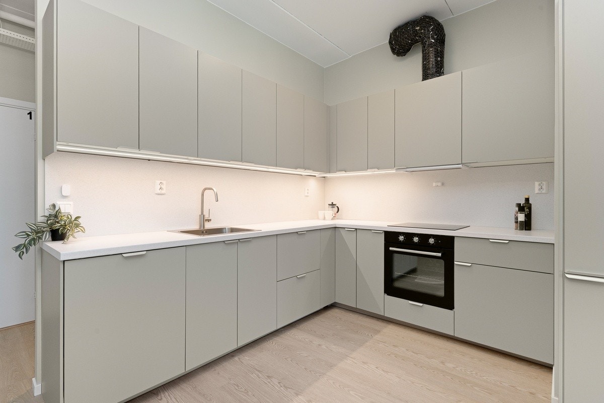 Splitter nytt og delikat kjøkken - rikelig med benkeplass! Galleribilde