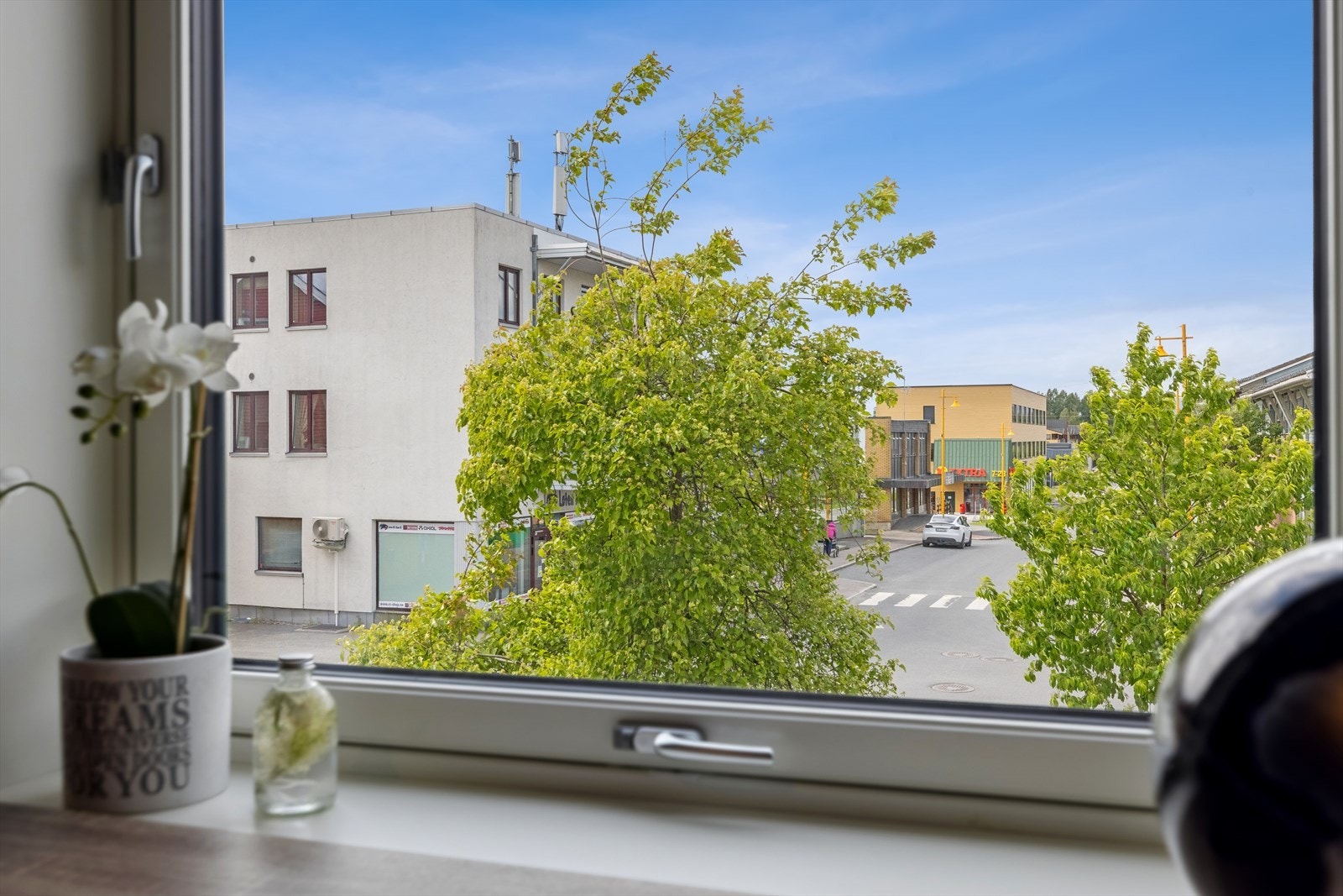 Flere vinduer i bygget ble byttet i 2024. Galleribilde