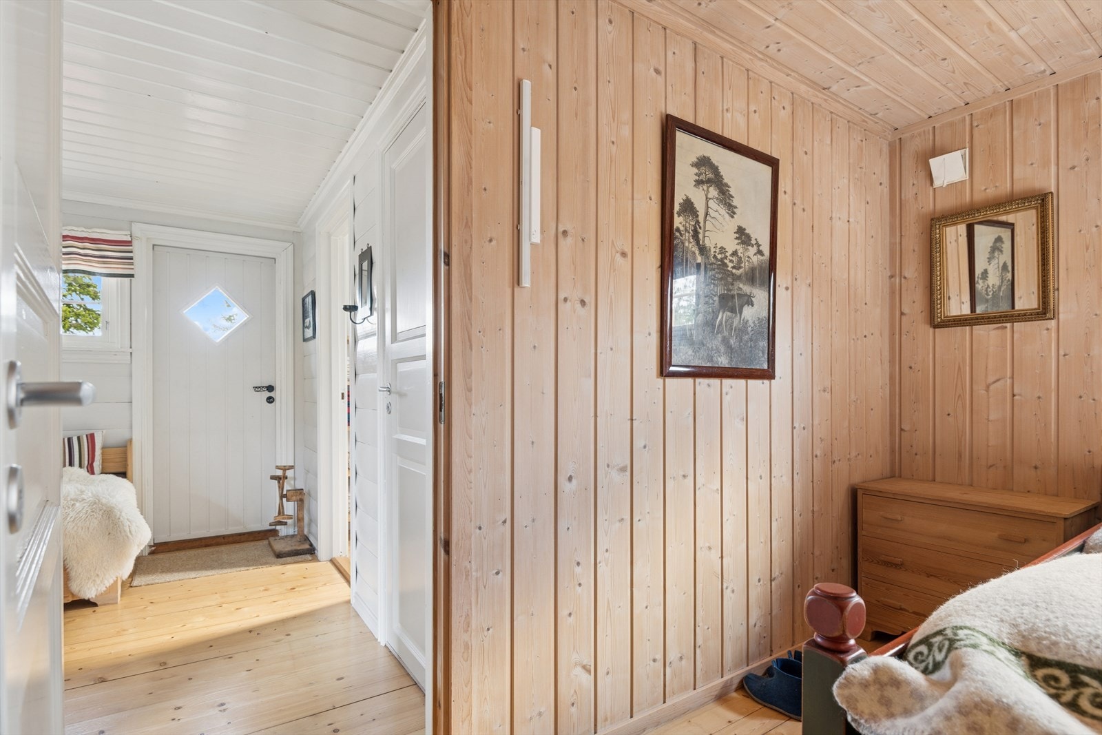 Gang med adkomst til hovedsoverommet. Galleribilde