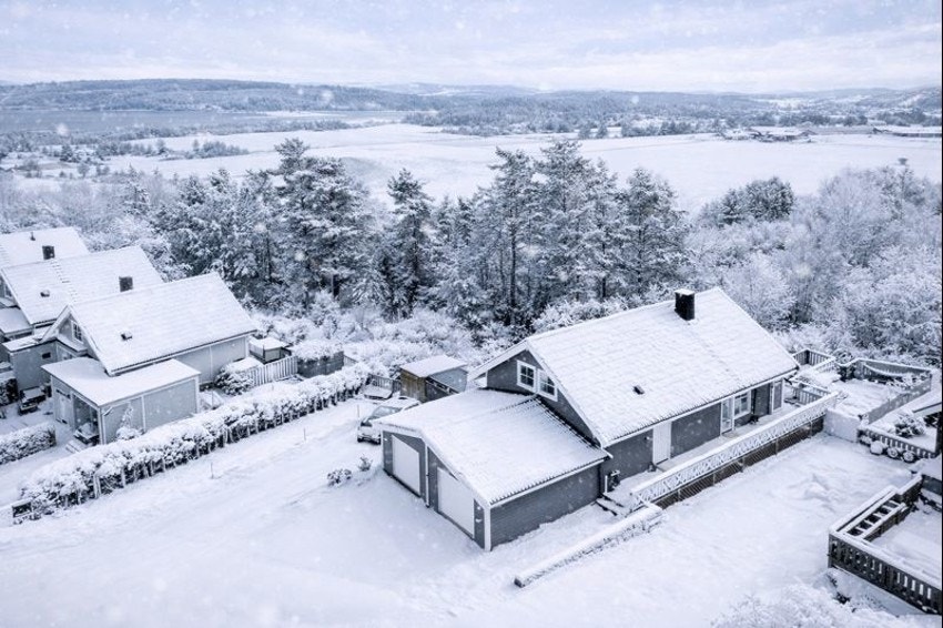Boligen i Korallsoppveien 25A har en helt ypperlig plassering innerst på Vallerud/Sydbakken, grensende til marka. Galleribilde