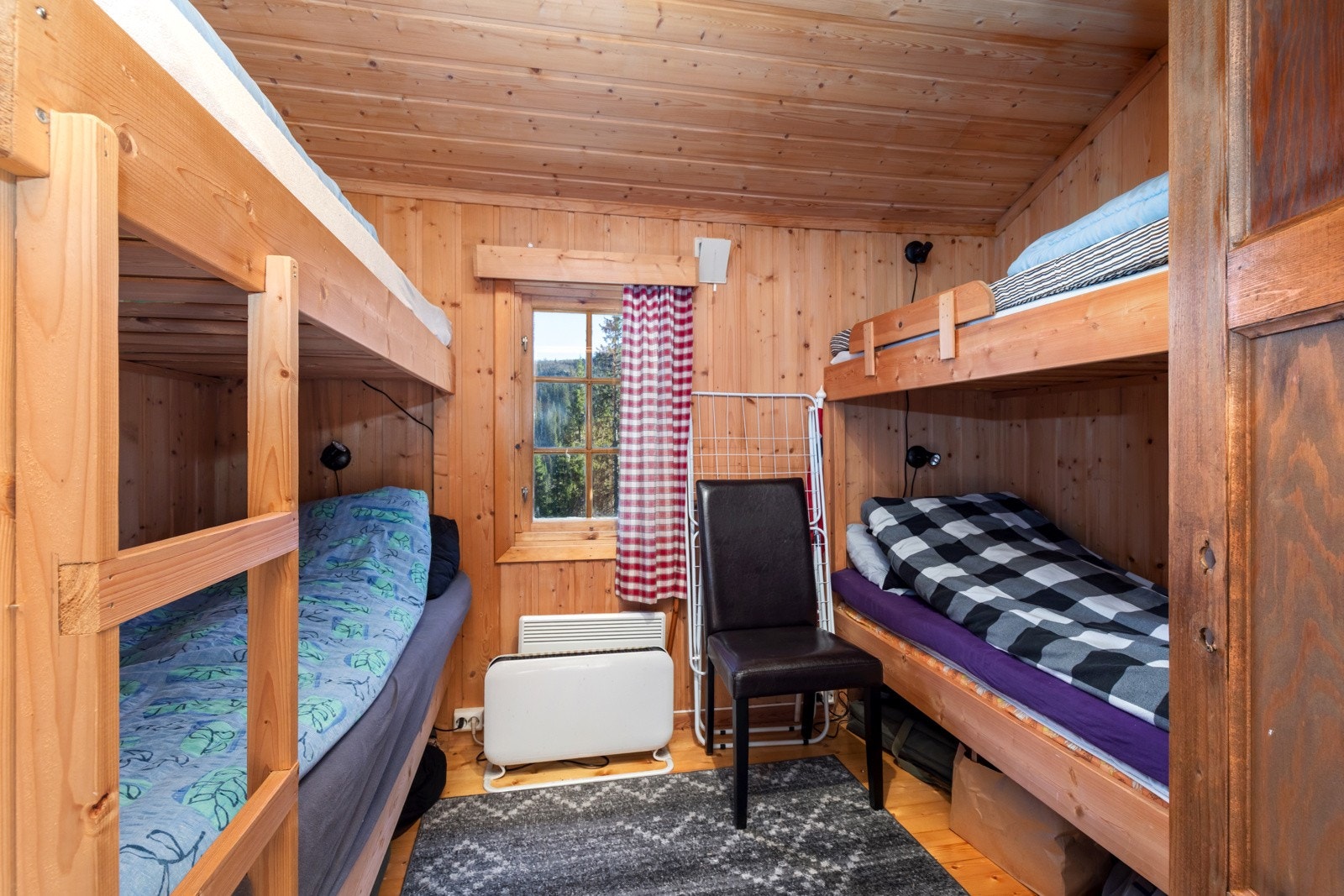 Hytta har to soverom Galleribilde