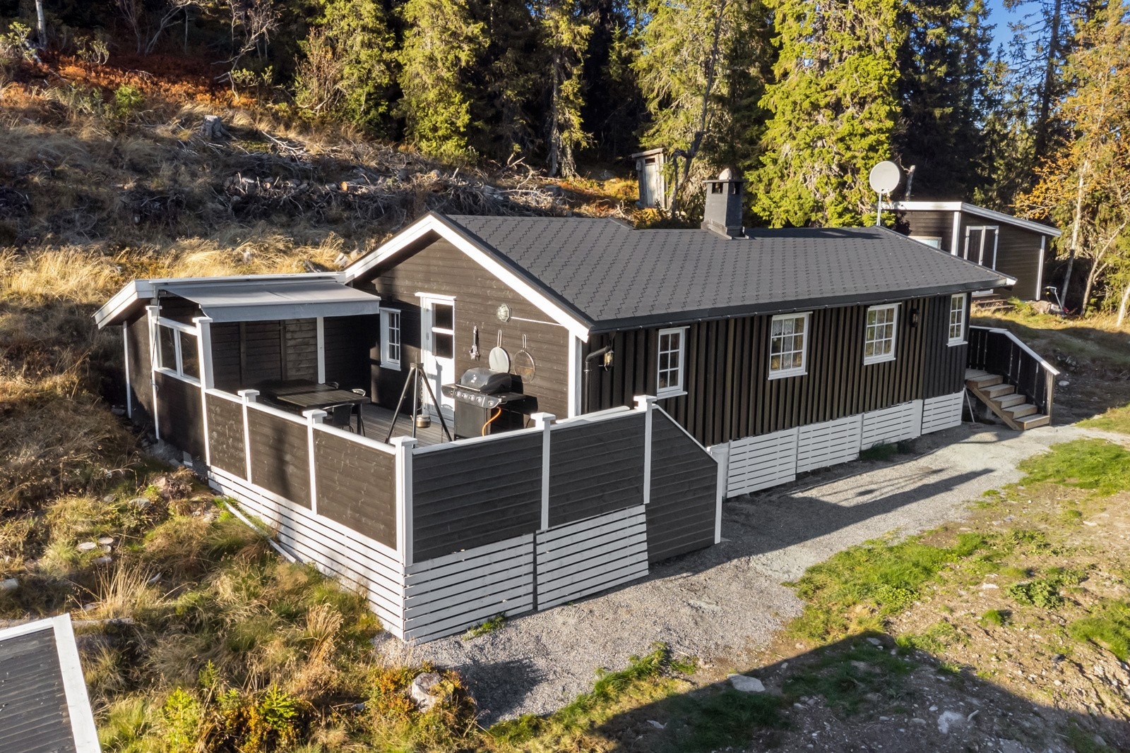 Velkommen til denne koselige fjellhytta beliggende 923 moh. Galleribilde