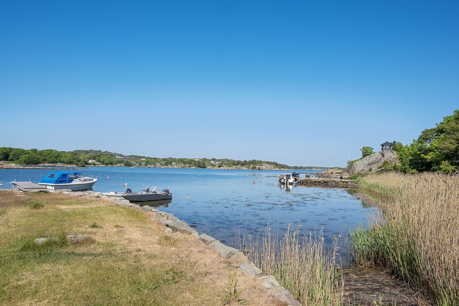 Hvasser er et av Norges mest besøkte sommerparadiser. For dem som bor her året rundt, er det godt å vite at Hvasser og Tjøme (Færder kommune) flere ganger har blitt kåret til Vestfolds beste bostedskommune Galleribilde
