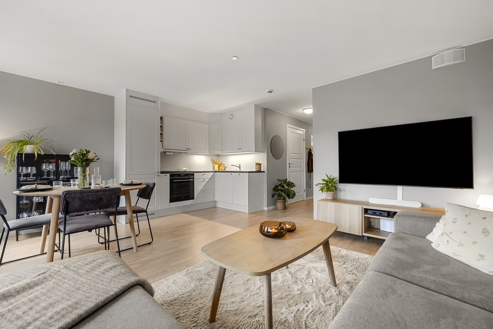 Stuen er enkelt å møblere etter eget ønske. Galleribilde