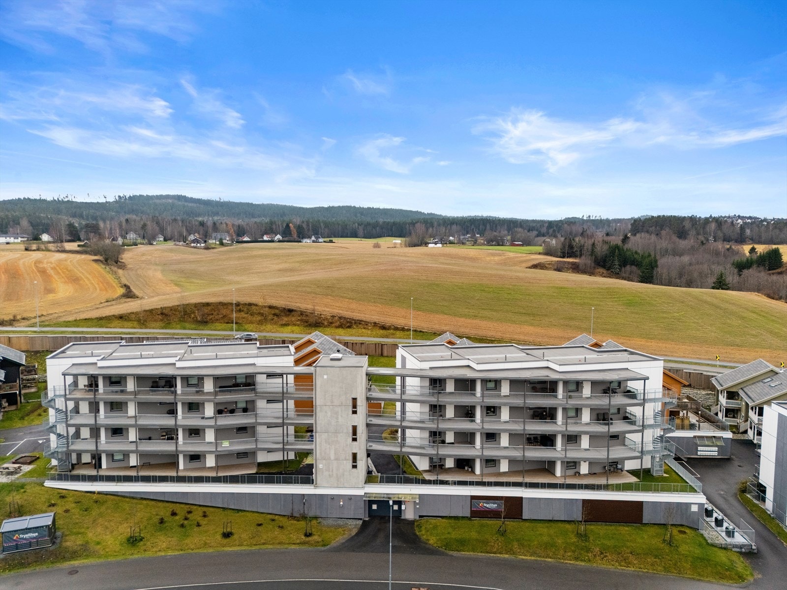 Nærområdet byr på marka med flotte tur- og friluftsområder, samt nærhet til Glomma. Galleribilde