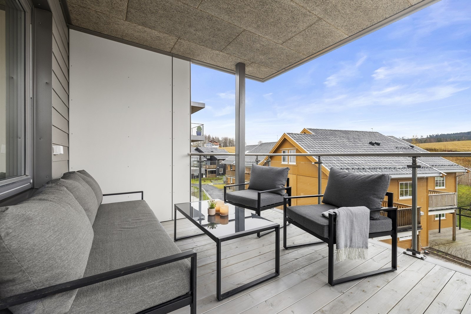 Her er det god plass til en sittegruppe for å nyte gode solforhold. Galleribilde