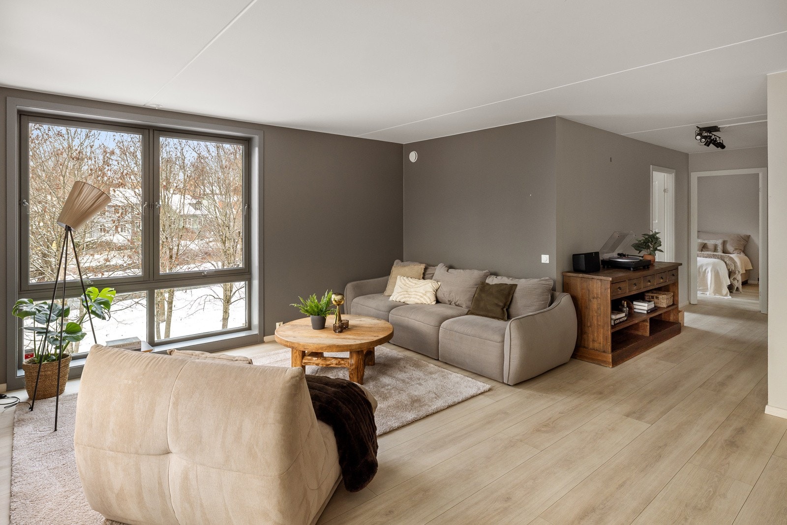 Både oppvarming med fjernvarme, bredbånd fra OBOSnett og TV fra RiksTV er inkludert i felleskostnadene. Galleribilde