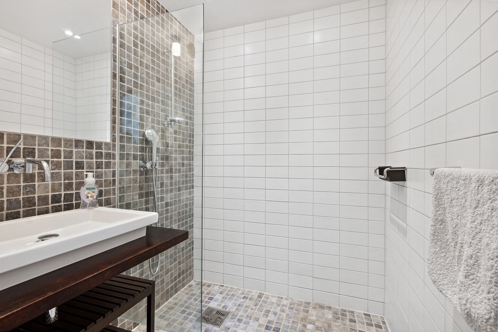 Pent bad med varme i gulv Galleribilde