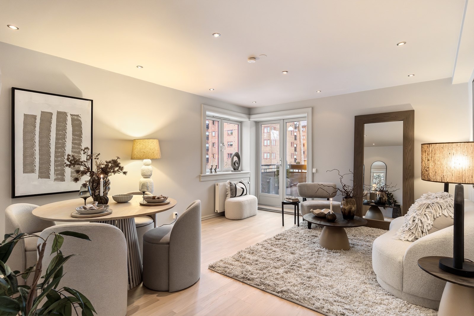 Velkommen til Maridalsveien 227A! Dette er en innbydende og lys 2-roms endeleilighet i 2. etasje beliggende på populære Bjølsen/Nydalen. Foto: Pontus Holmenäs. Galleribilde