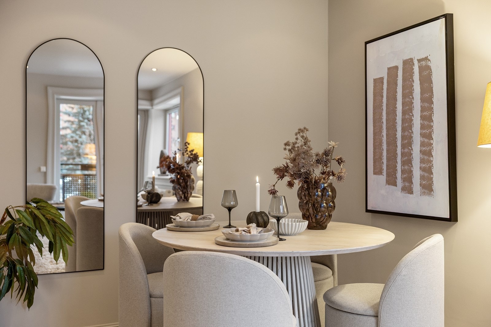 Her ligger alt til rette for hyggelige måltider med venner og familie. Galleribilde