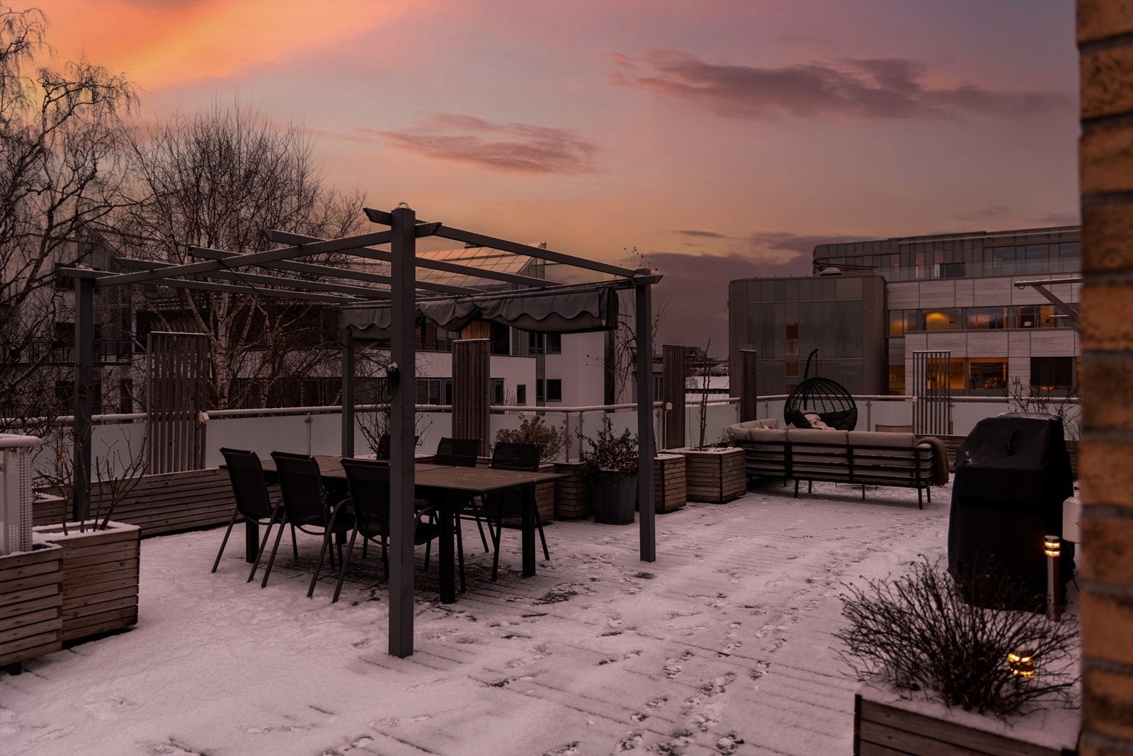 Takterrassen er meget luftig og har flere innredningsmuligheter. Galleribilde