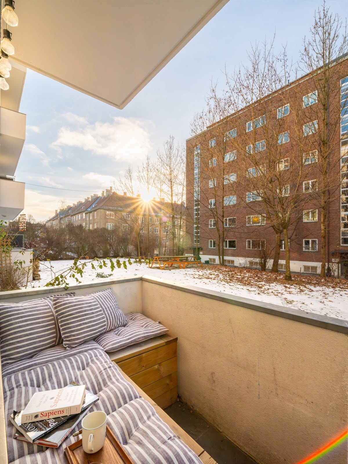 God plass til å innrede med sittegruppe, grill og annet ønsket inventar Galleribilde