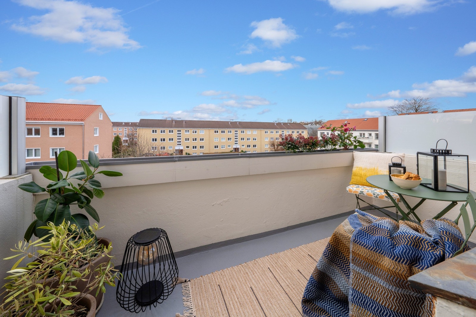 Fin balkong mot vest som gir gode solforhold Galleribilde