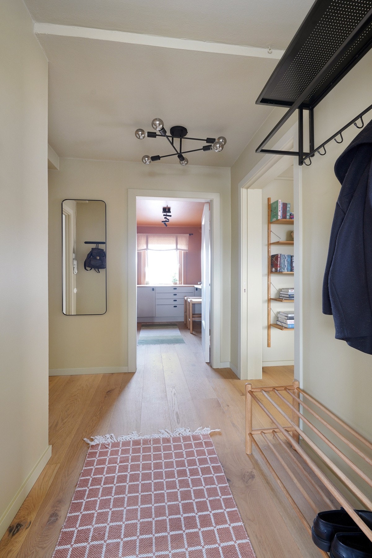 Gangen er åpen og luftig Galleribilde