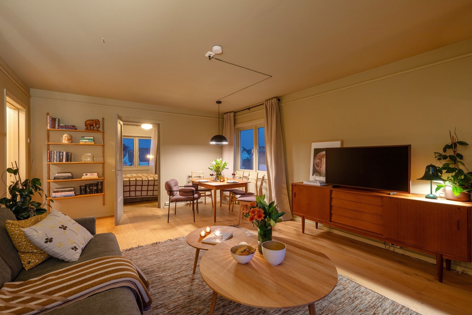 Perfekt for deg som ønsker en leilighet man kan flytte rett inn i og ha gåavstand til det meste. Galleribilde