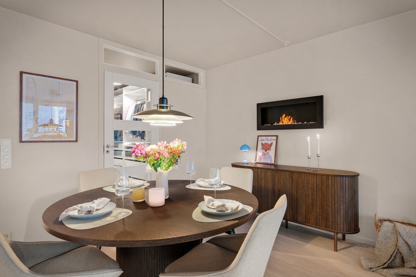 - Merk biopeis på vegg - Galleribilde